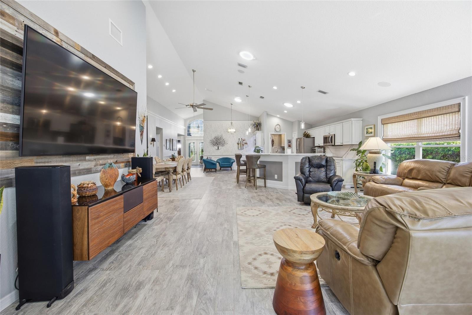 6120 LANDINGS BLVD, LADY LAKE, FL, 32159