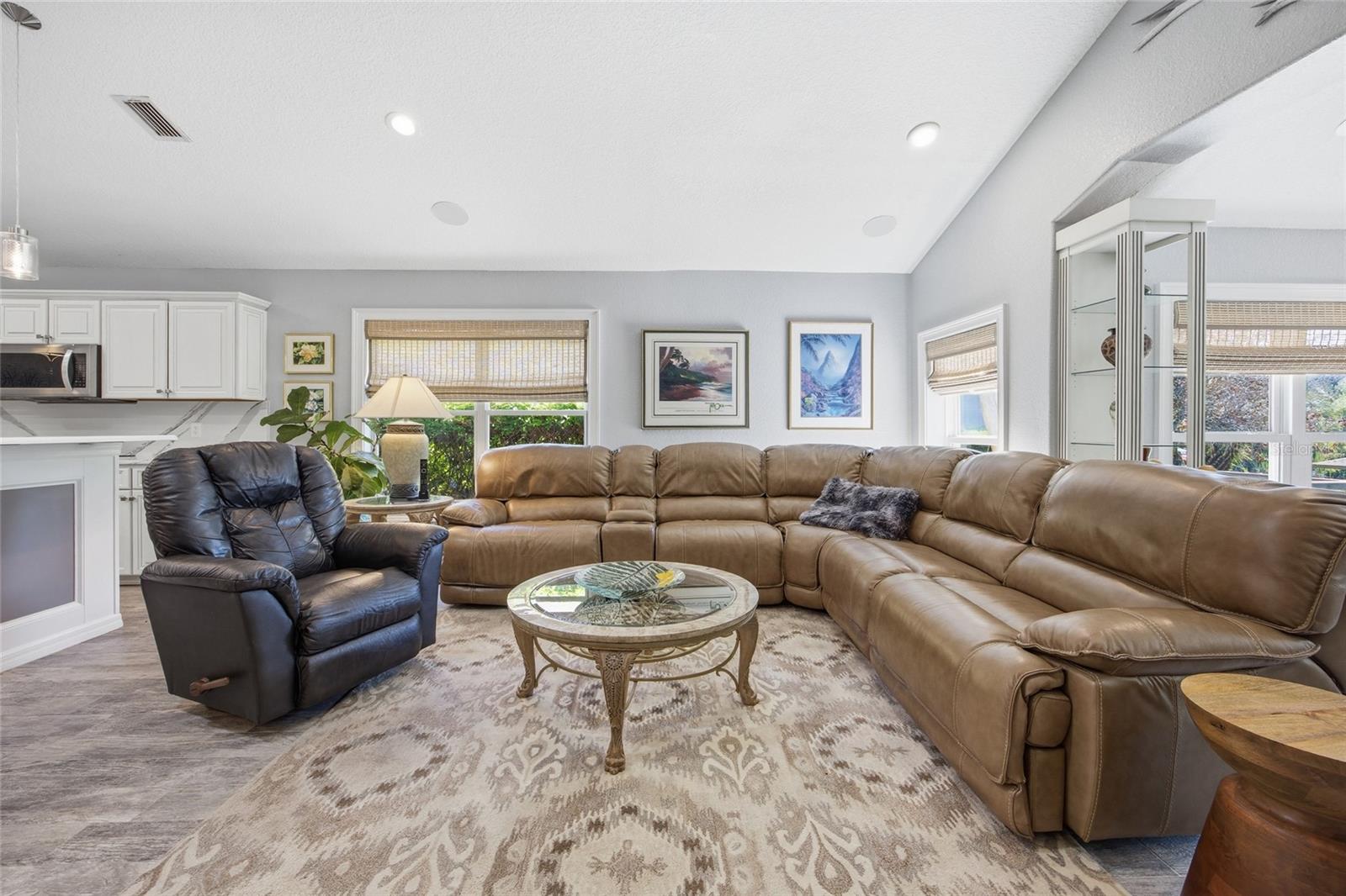 6120 LANDINGS BLVD, LADY LAKE, FL, 32159