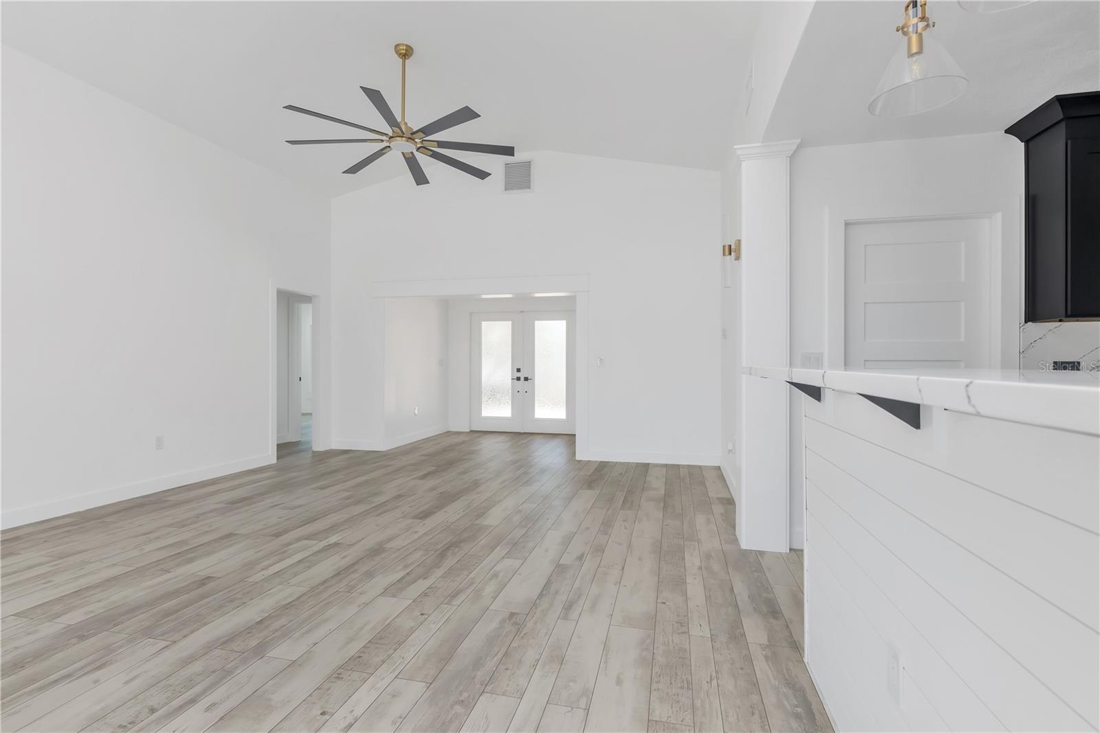 308 173RD AVE E, NORTH REDINGTON BEACH, FL, 33708