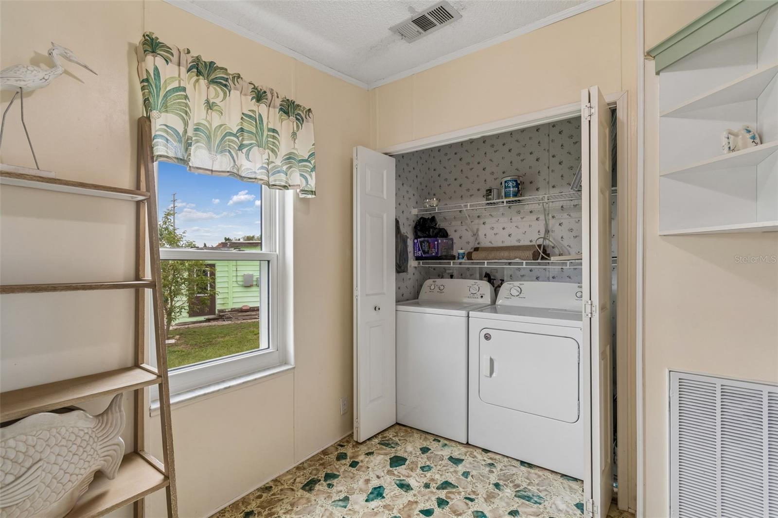 37644 PINATA AVE, ZEPHYRHILLS, FL, 33541