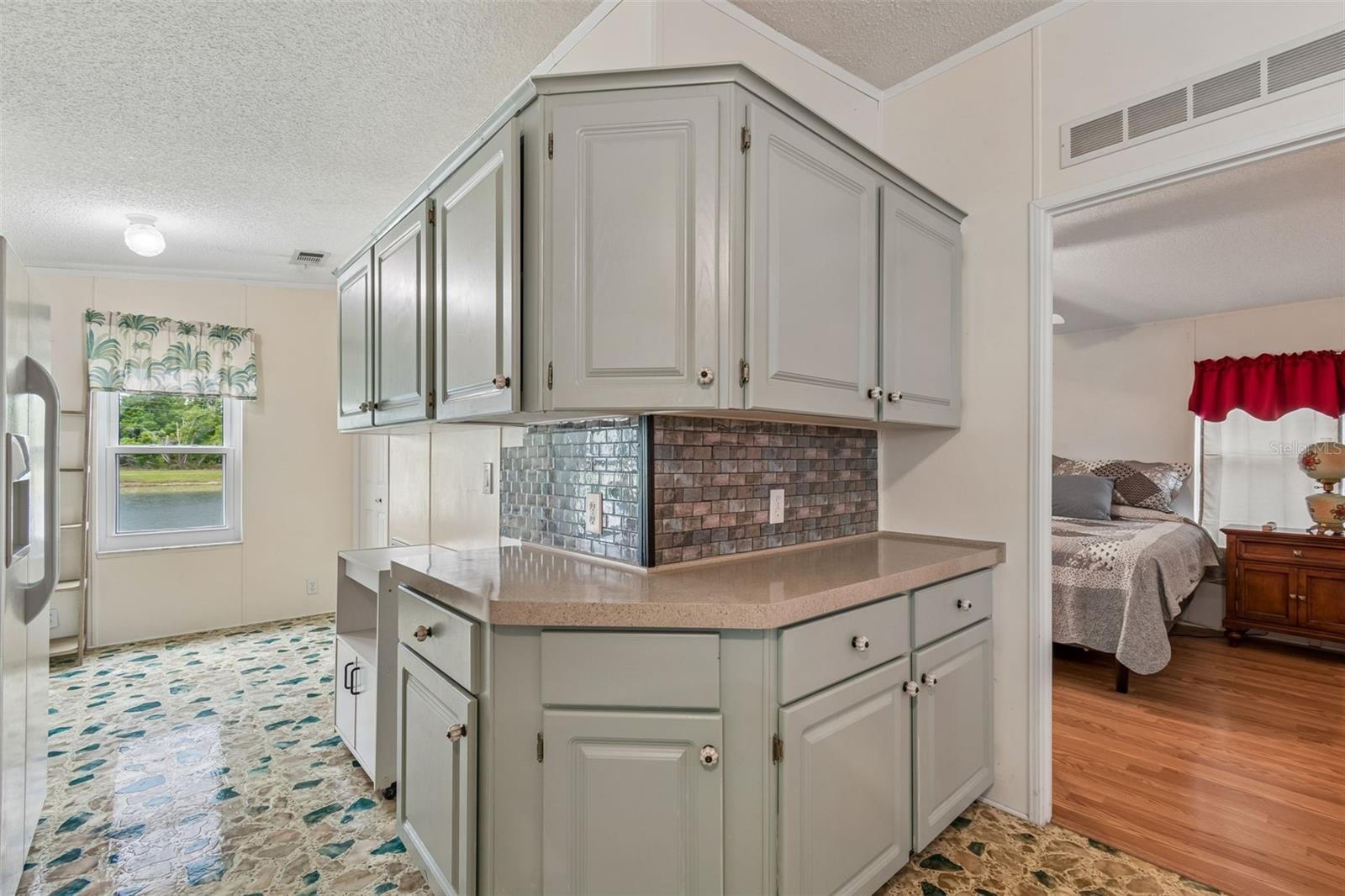 37644 PINATA AVE, ZEPHYRHILLS, FL, 33541