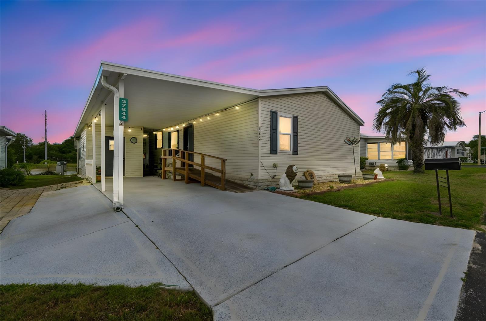 37644 PINATA AVE, ZEPHYRHILLS, FL, 33541