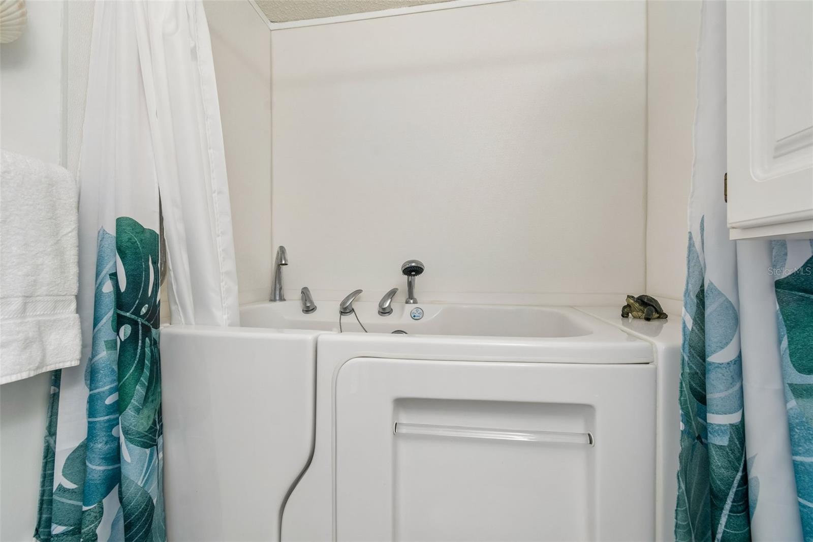 37644 PINATA AVE, ZEPHYRHILLS, FL, 33541