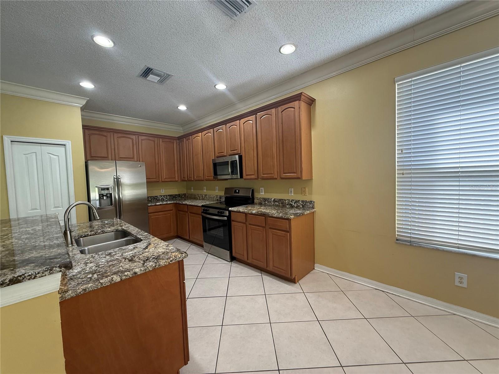 19138 MEADOW PINE DR, TAMPA, FL, 33647