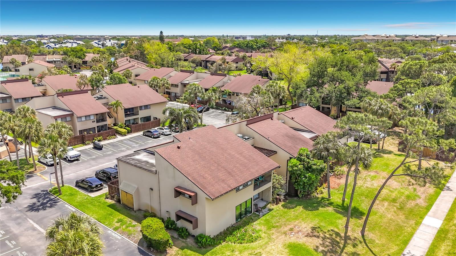 890 N VILLAGE DR N #204, ST PETERSBURG, FL, 33716