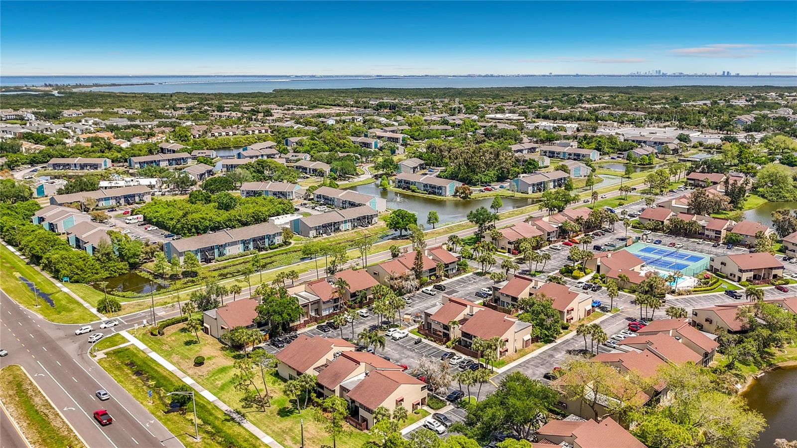 890 N VILLAGE DR N #204, ST PETERSBURG, FL, 33716