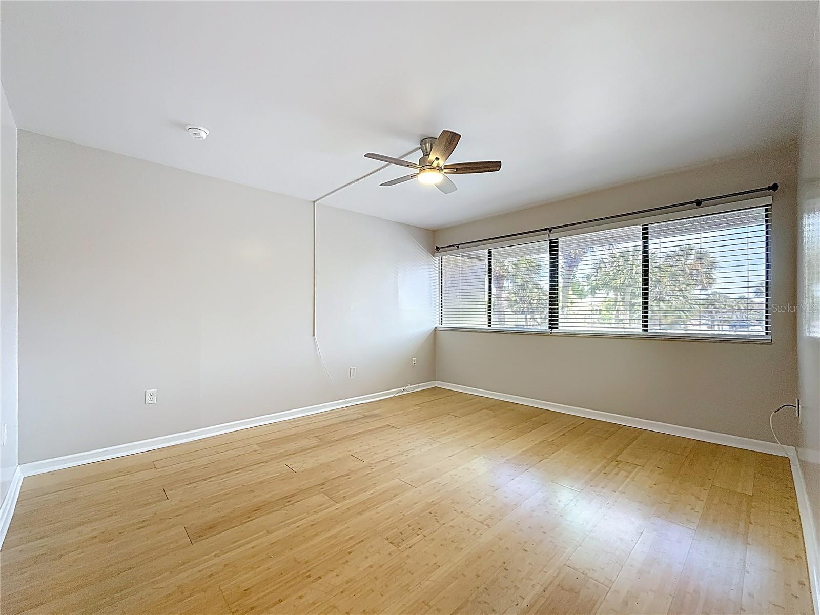 890 N VILLAGE DR N #204, ST PETERSBURG, FL, 33716