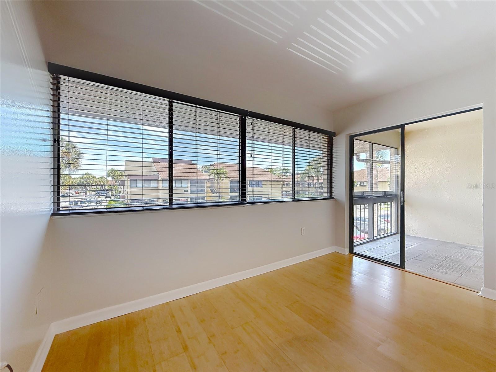 890 N VILLAGE DR N #204, ST PETERSBURG, FL, 33716