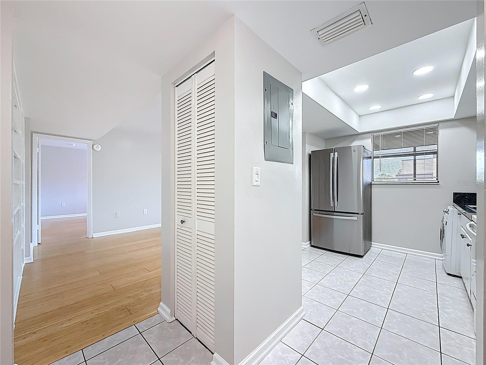 890 N VILLAGE DR N #204, ST PETERSBURG, FL, 33716