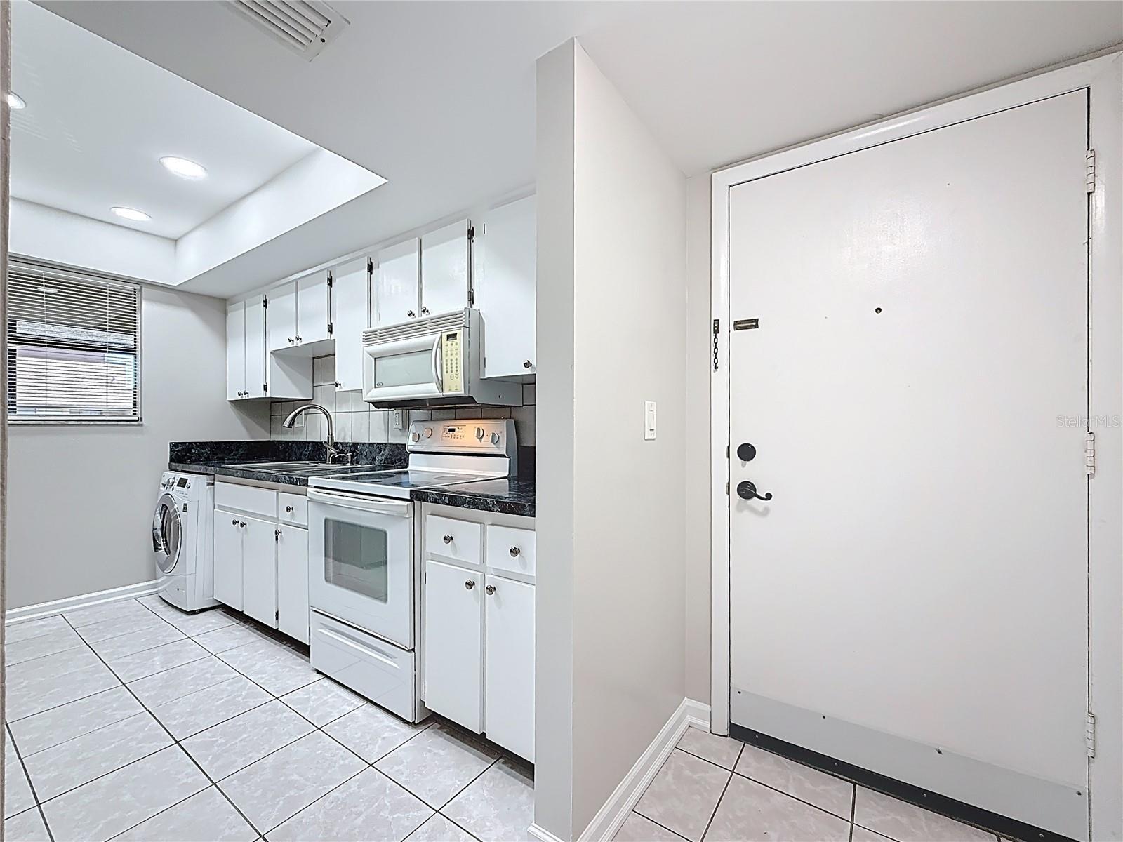 890 N VILLAGE DR N #204, ST PETERSBURG, FL, 33716