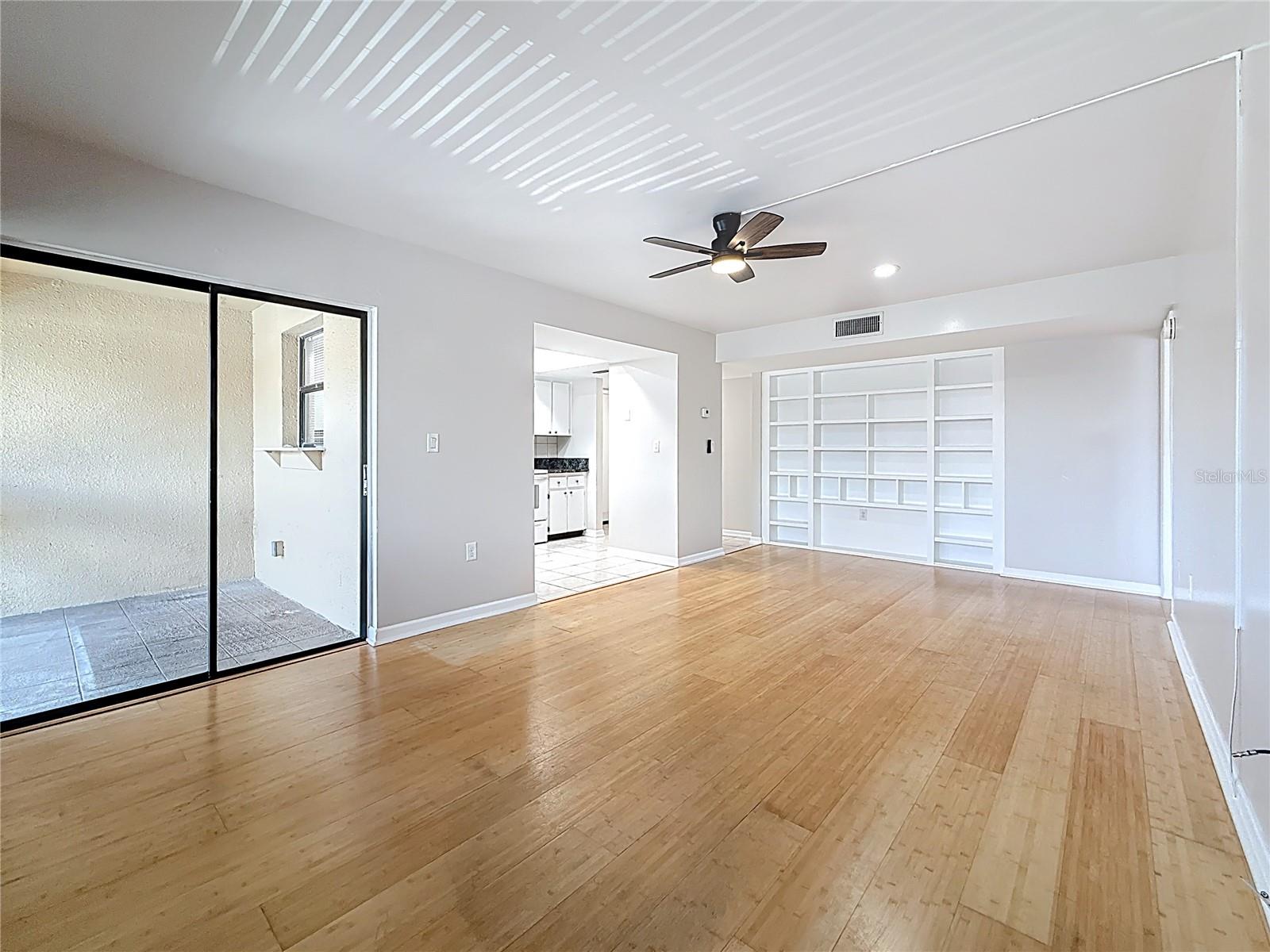 890 N VILLAGE DR N #204, ST PETERSBURG, FL, 33716