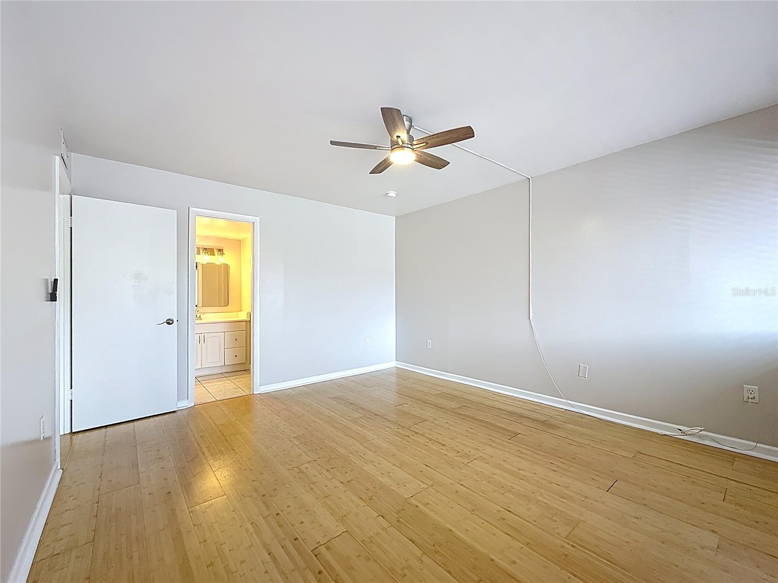 890 N VILLAGE DR N #204, ST PETERSBURG, FL, 33716