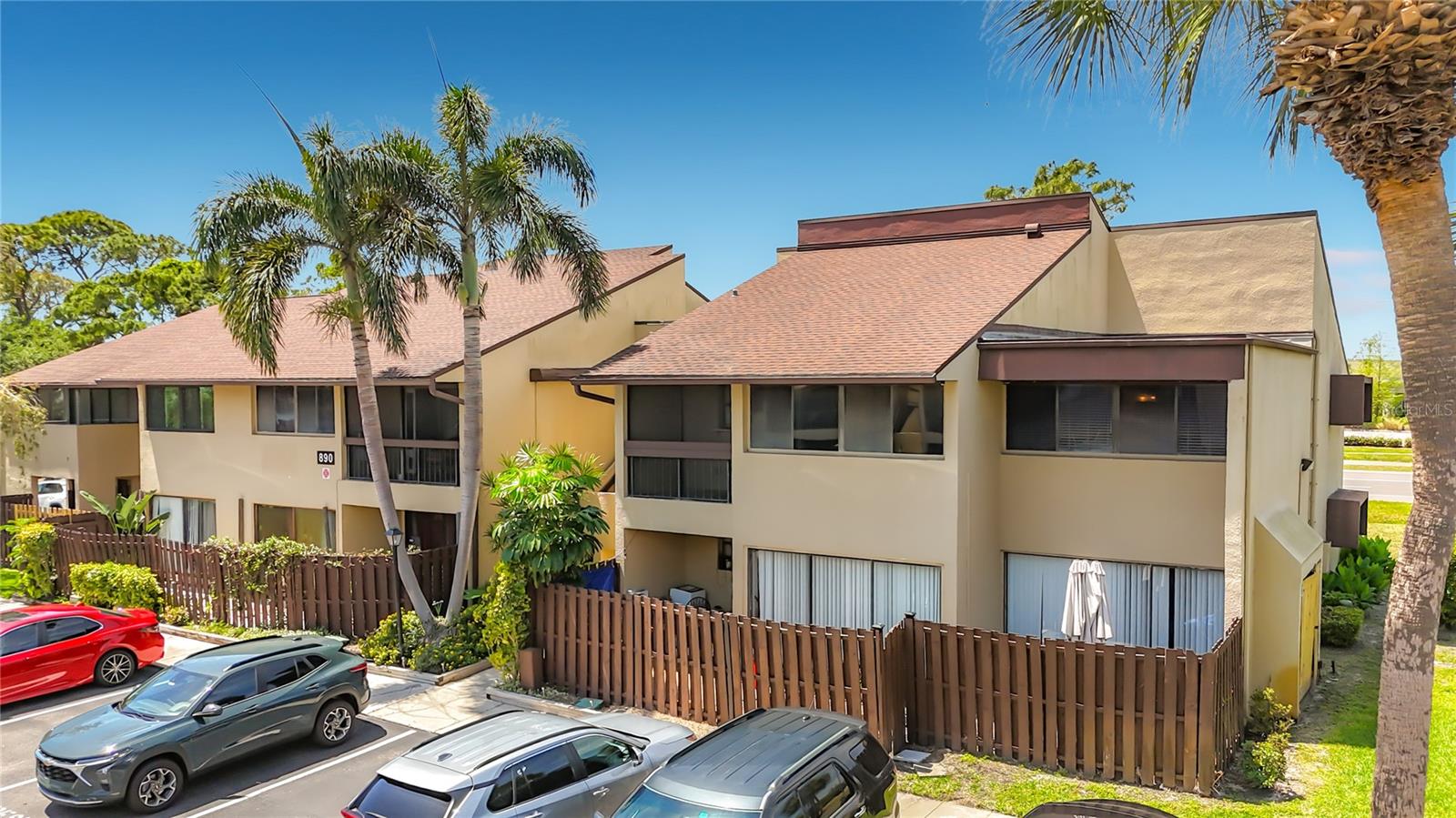 890 N VILLAGE DR N #204, ST PETERSBURG, FL, 33716