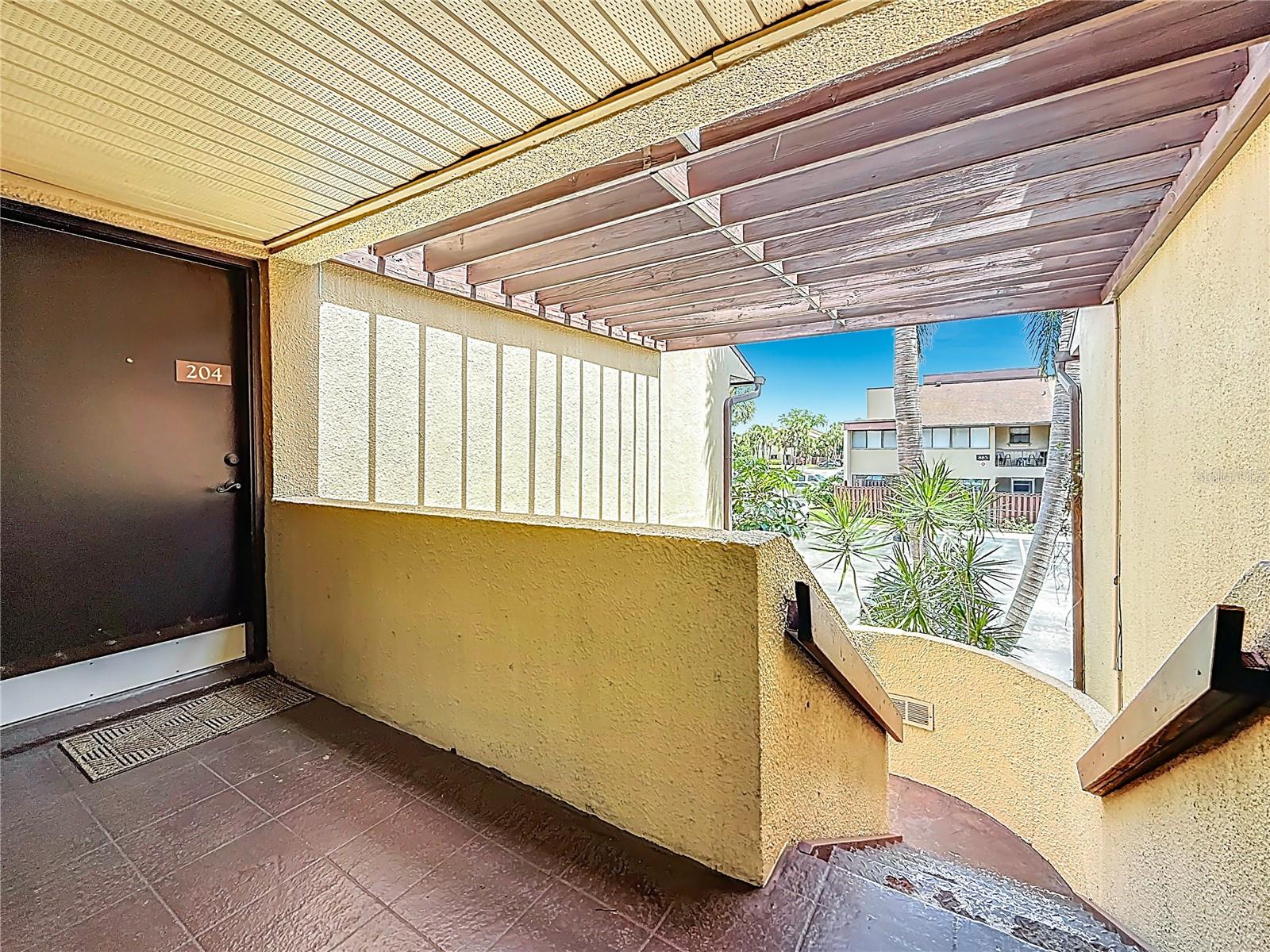 890 N VILLAGE DR N #204, ST PETERSBURG, FL, 33716