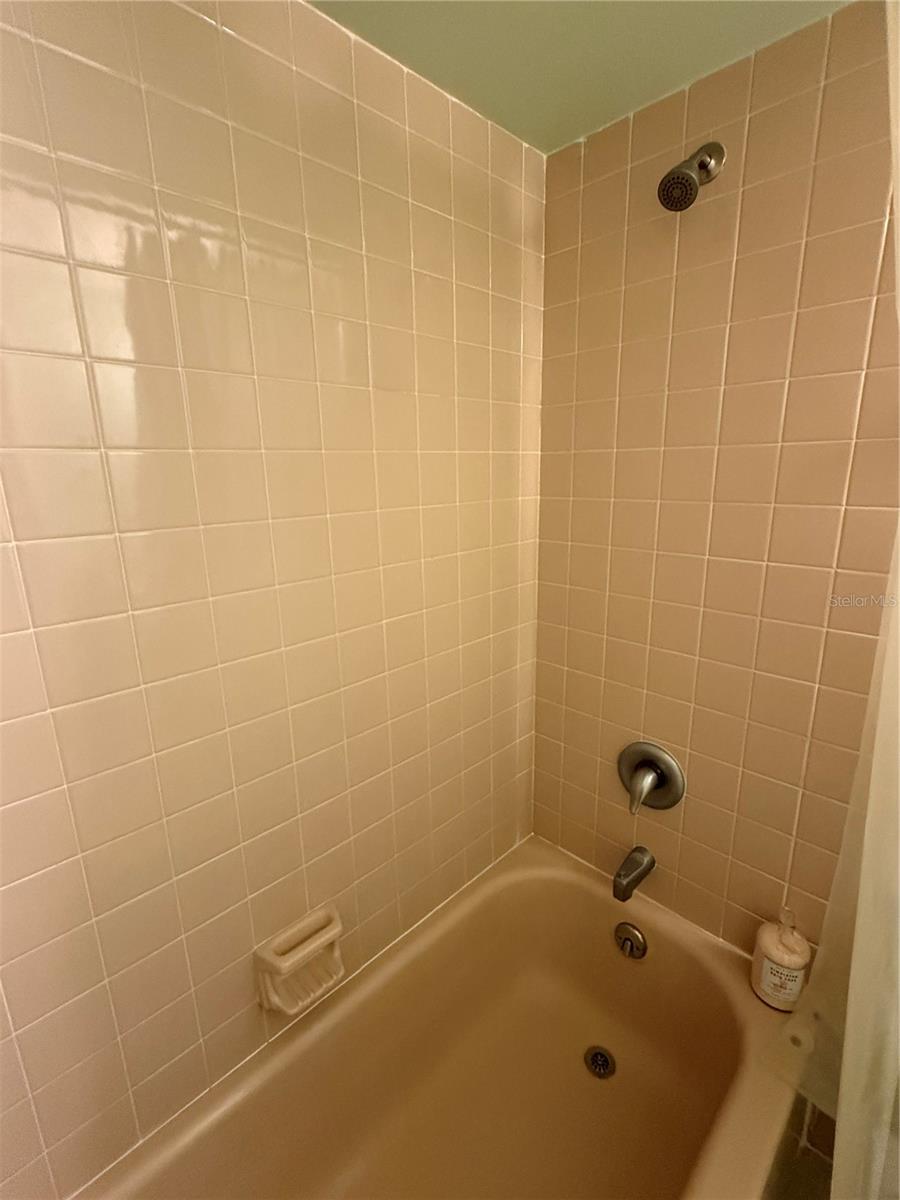 24 WESTHAMPTON DR, PALM COAST, FL, 32164