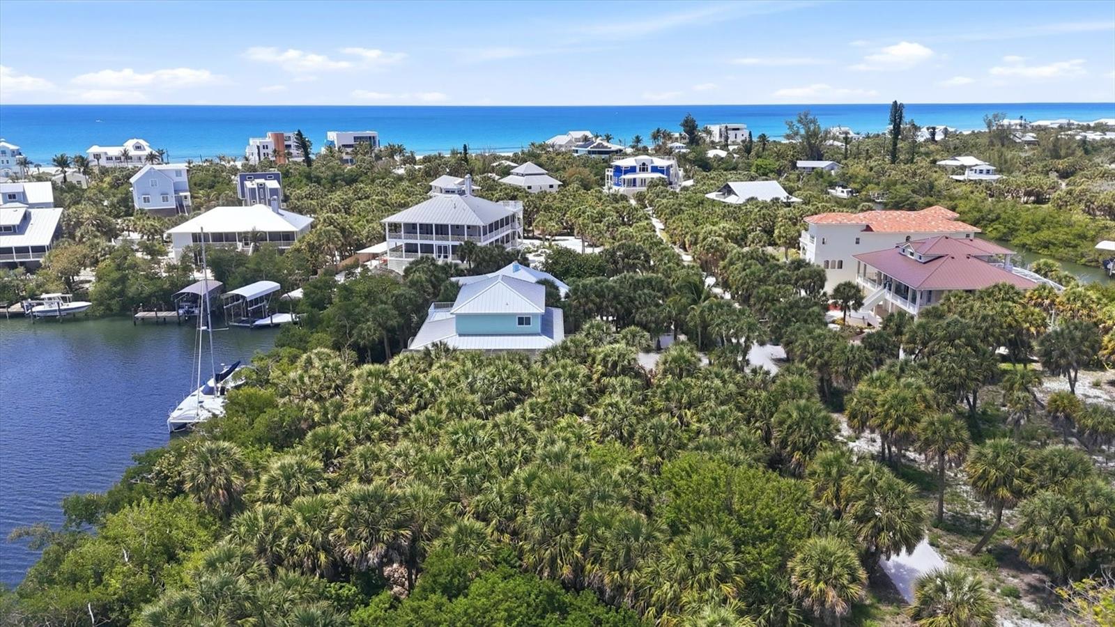 70 PALM DR, PLACIDA, FL, 33946