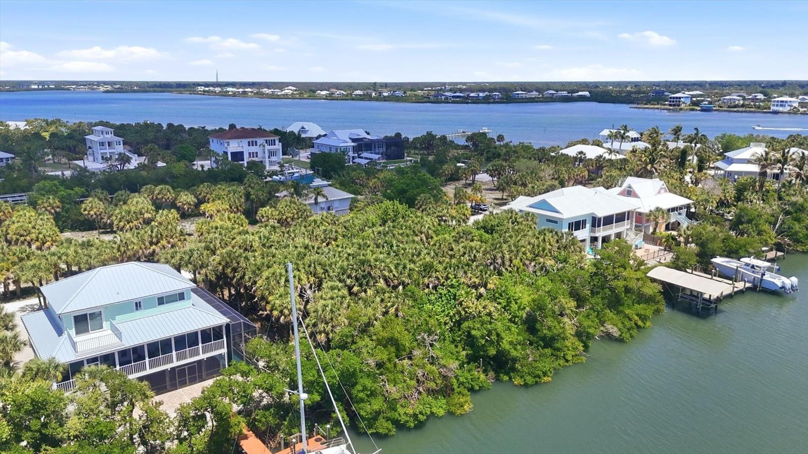 70 PALM DR, PLACIDA, FL, 33946