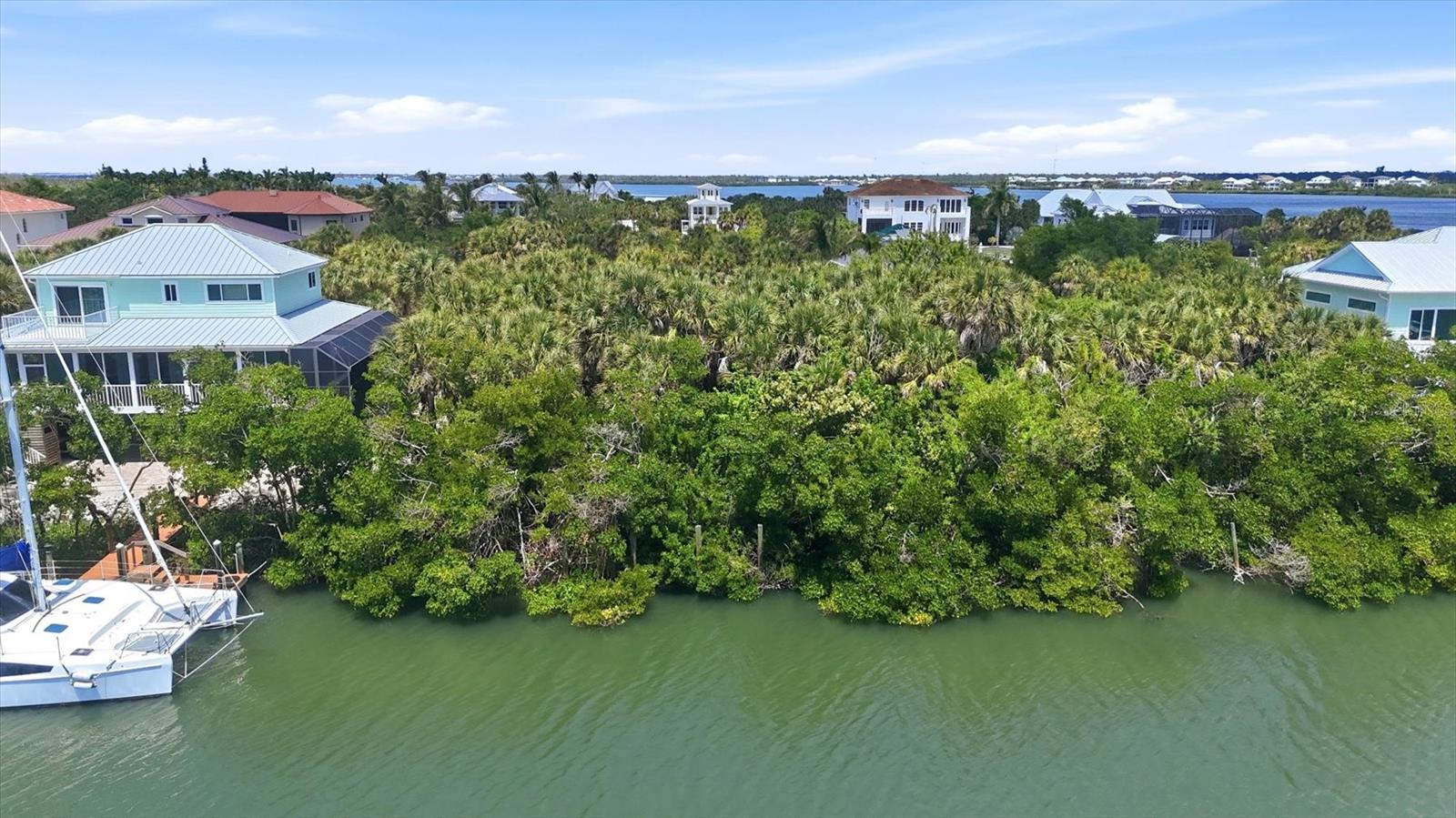 70 PALM DR, PLACIDA, FL, 33946