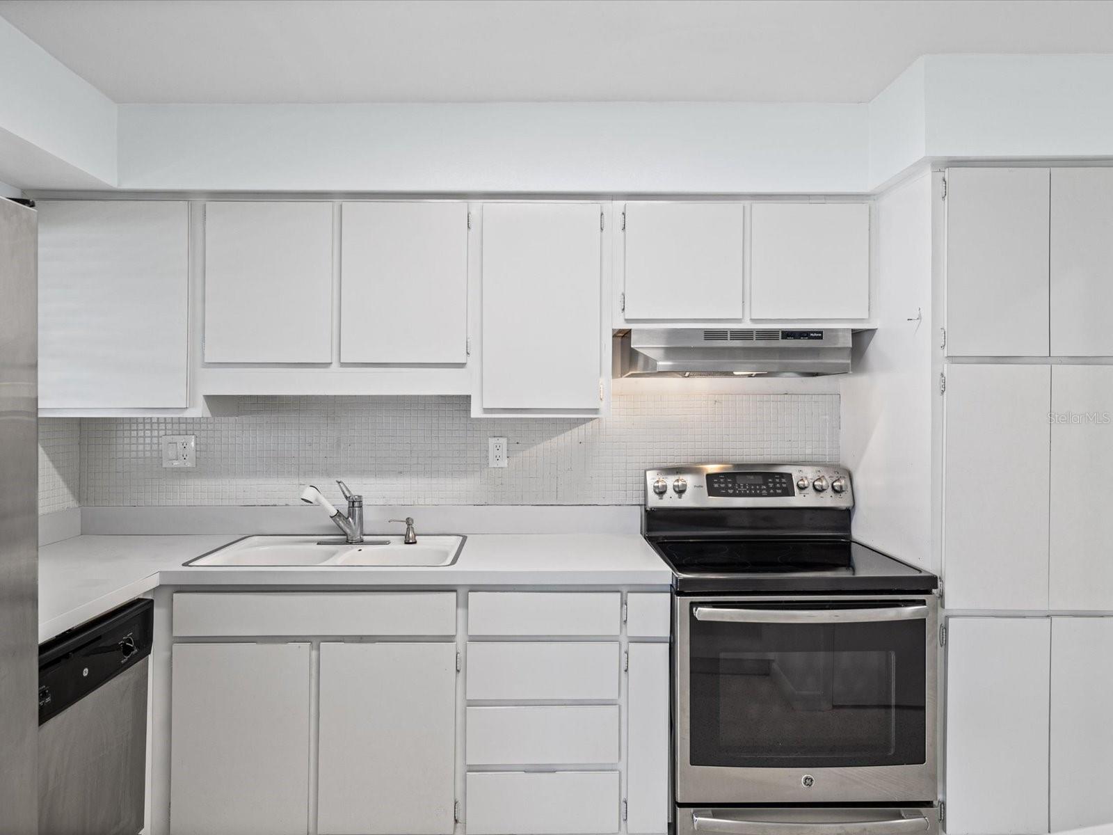 865 IMPERIAL DR, LARGO, FL, 33771