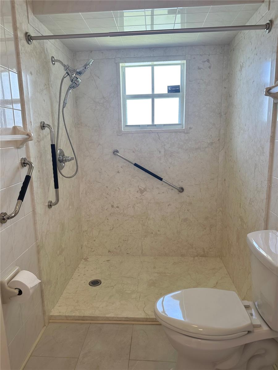 701 SPICEWOOD DR, LAKELAND, FL, 33801