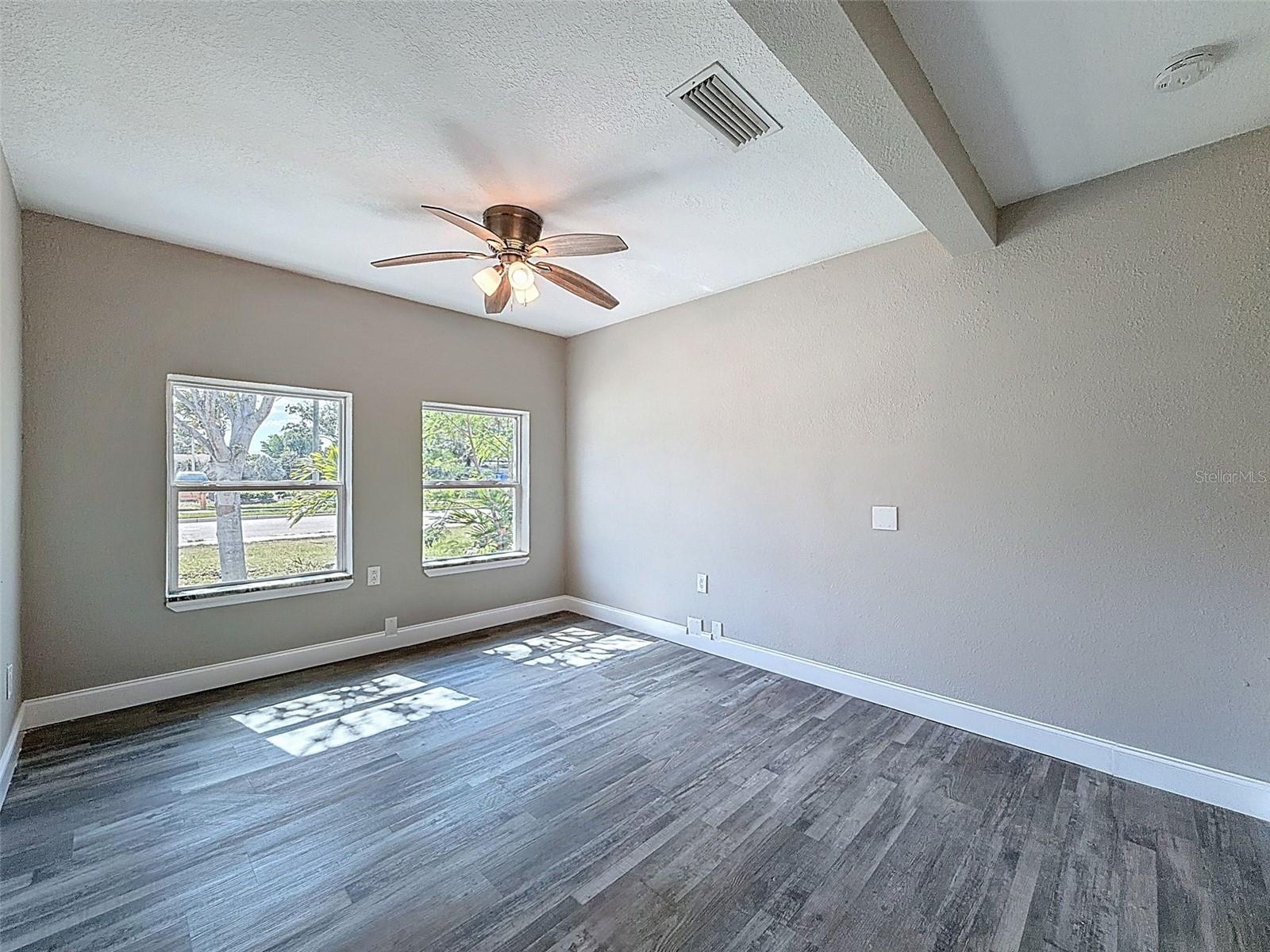 4221 SHORE ACRES BLVD NE, ST PETERSBURG, FL, 33703