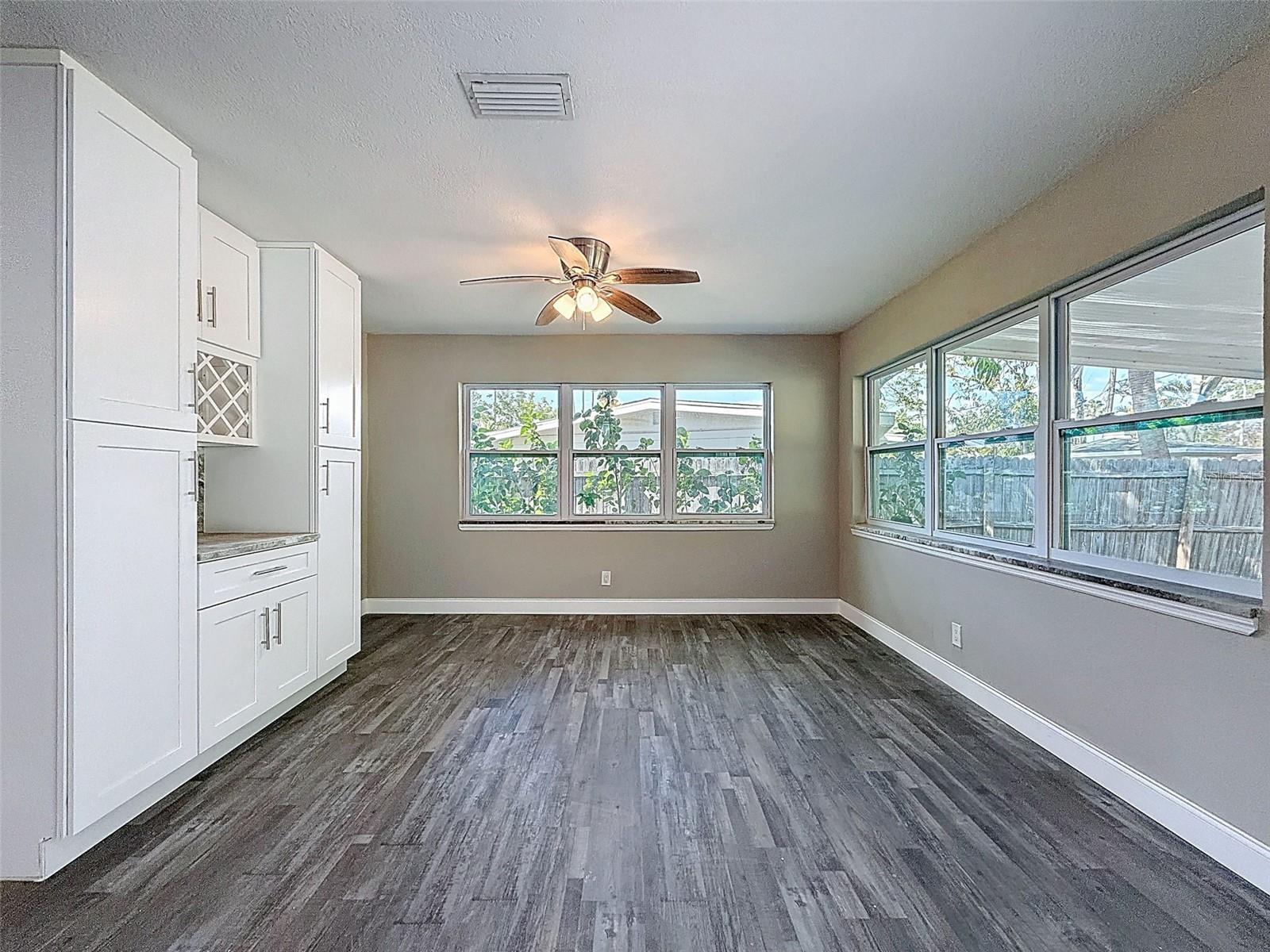 4221 SHORE ACRES BLVD NE, ST PETERSBURG, FL, 33703