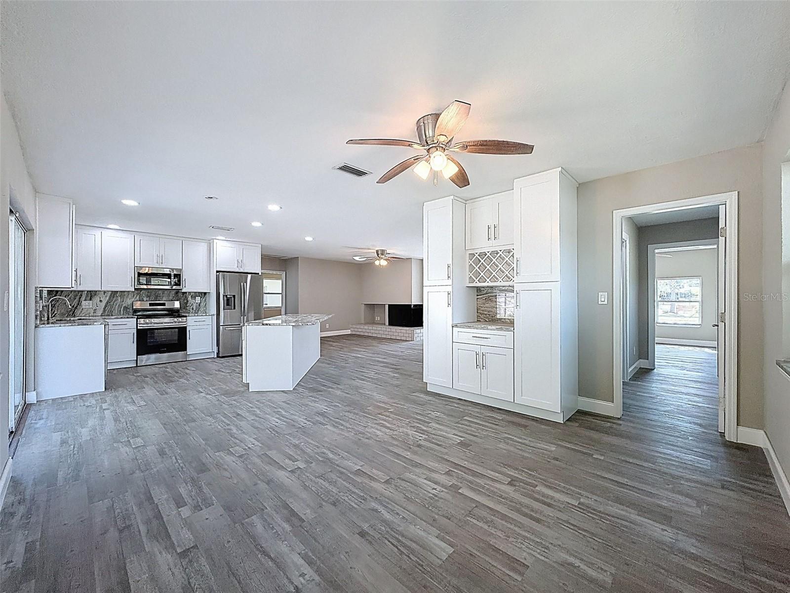 4221 SHORE ACRES BLVD NE, ST PETERSBURG, FL, 33703