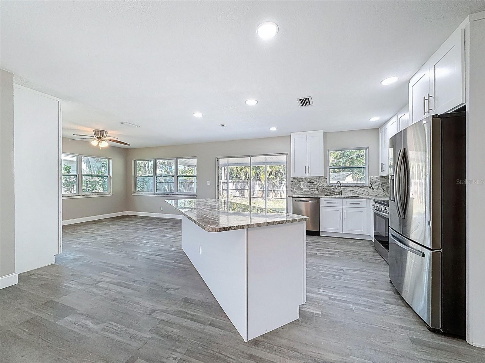 4221 SHORE ACRES BLVD NE, ST PETERSBURG, FL, 33703