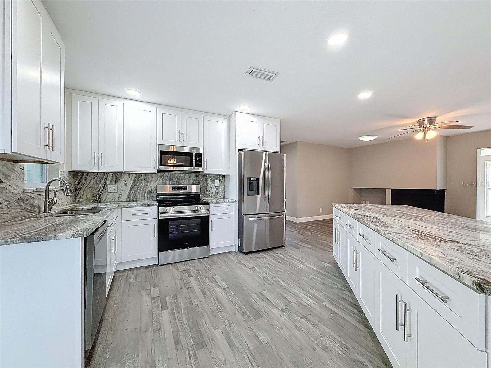 4221 SHORE ACRES BLVD NE, ST PETERSBURG, FL, 33703