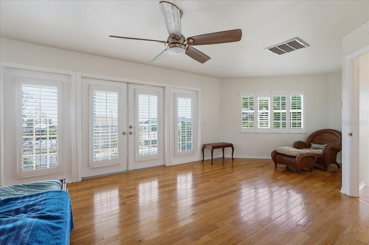 196 SHORE DR, PALM HARBOR, FL, 34683