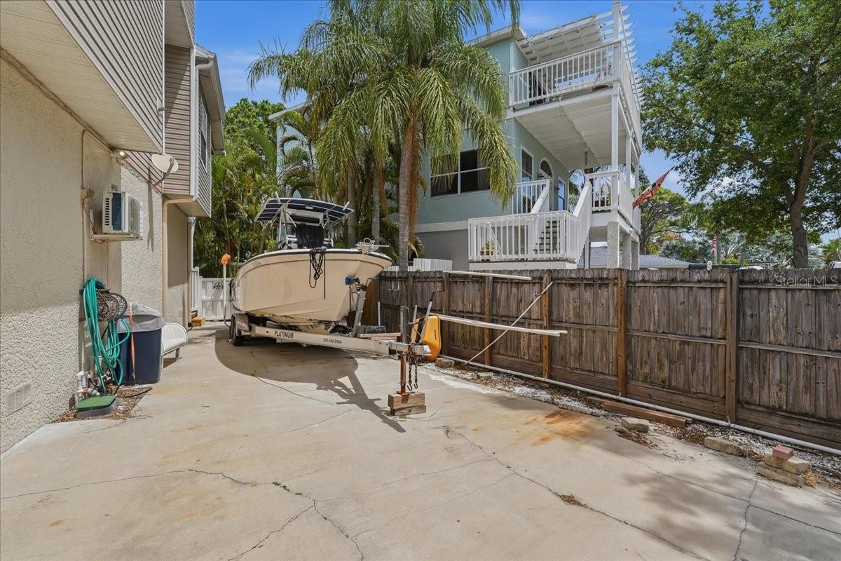 196 SHORE DR, PALM HARBOR, FL, 34683