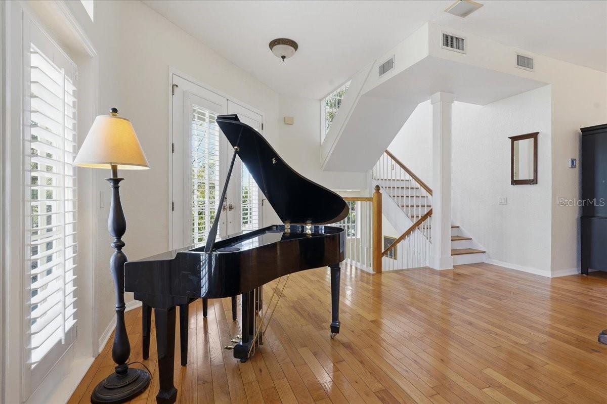 196 SHORE DR, PALM HARBOR, FL, 34683