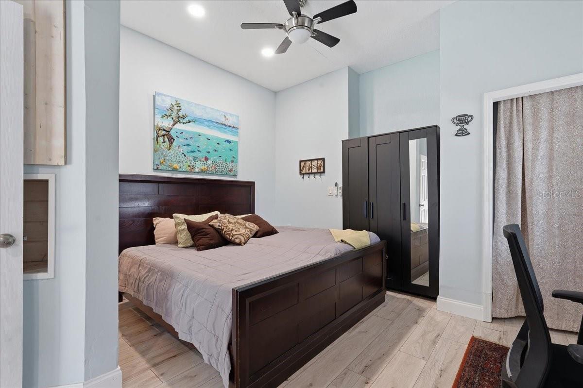 196 SHORE DR, PALM HARBOR, FL, 34683