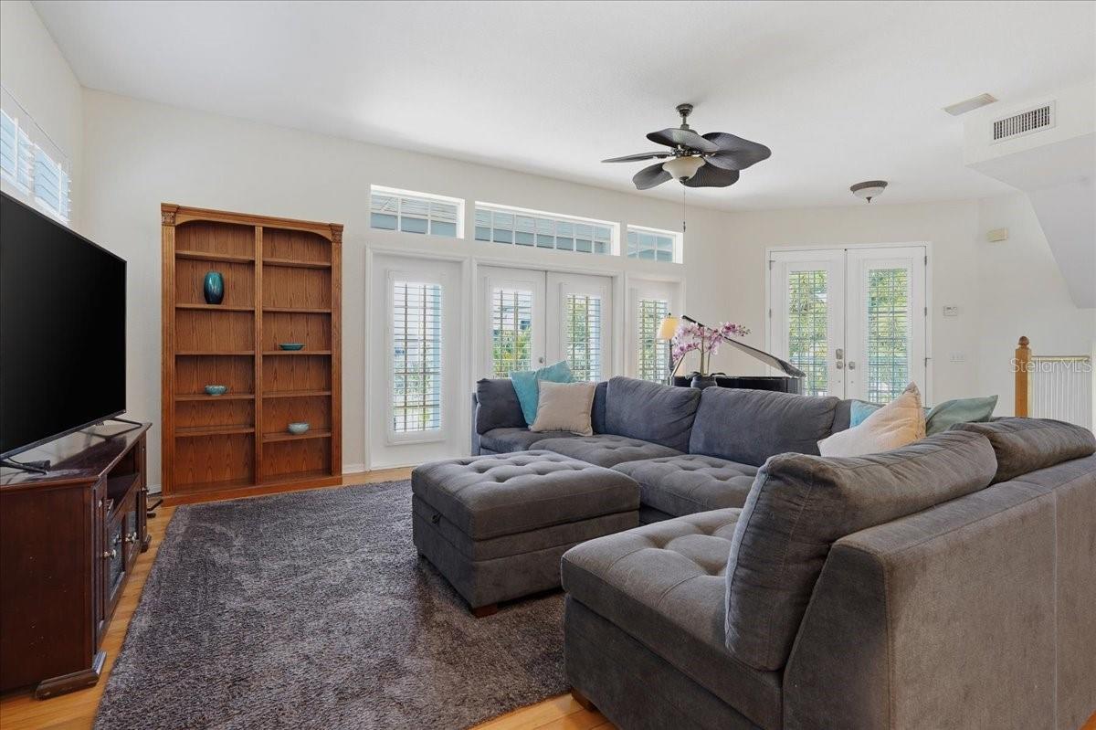 196 SHORE DR, PALM HARBOR, FL, 34683