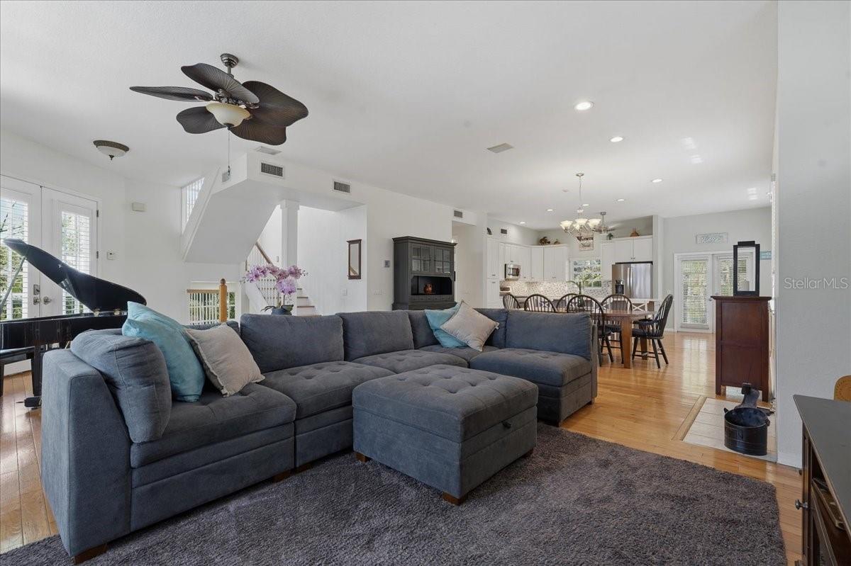 196 SHORE DR, PALM HARBOR, FL, 34683