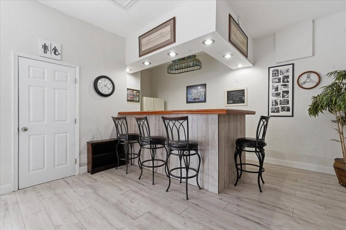 196 SHORE DR, PALM HARBOR, FL, 34683