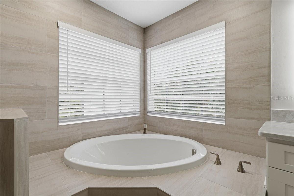 196 SHORE DR, PALM HARBOR, FL, 34683