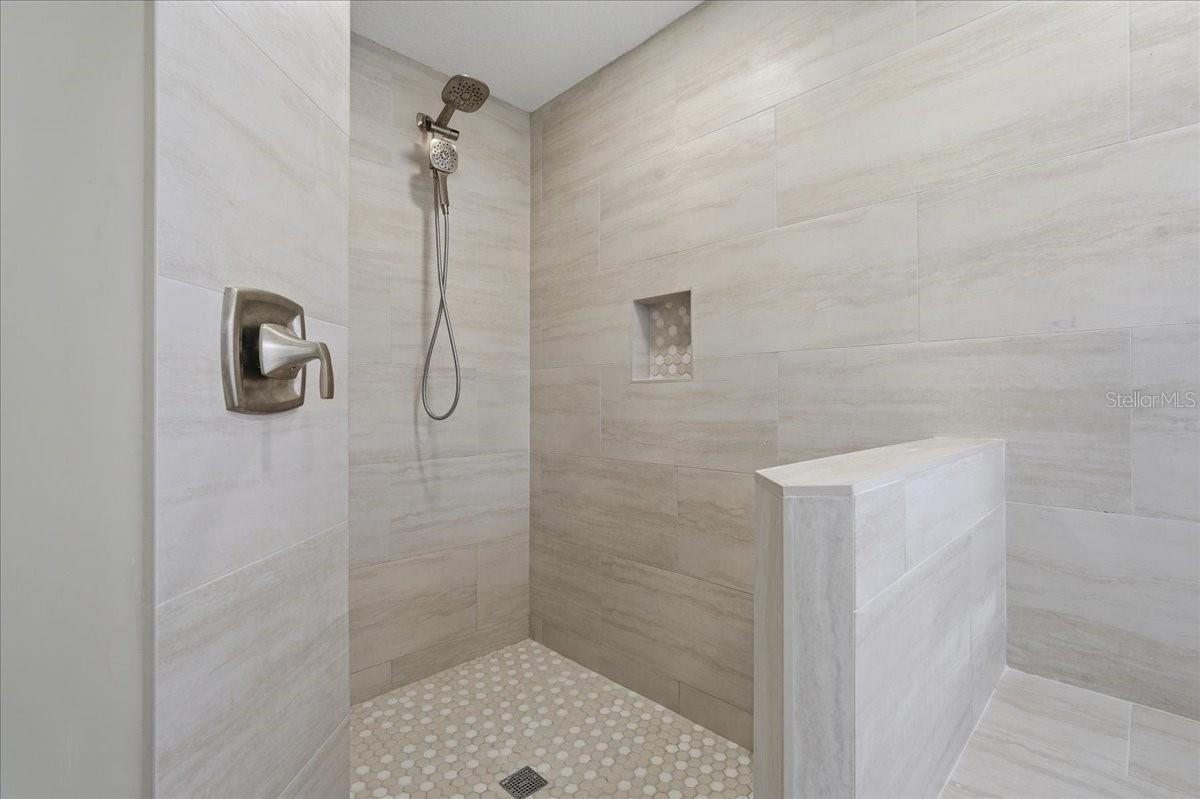 196 SHORE DR, PALM HARBOR, FL, 34683