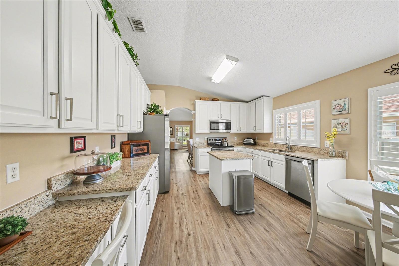 1823 LAUREL BROOK LOOP, CASSELBERRY, FL, 32707