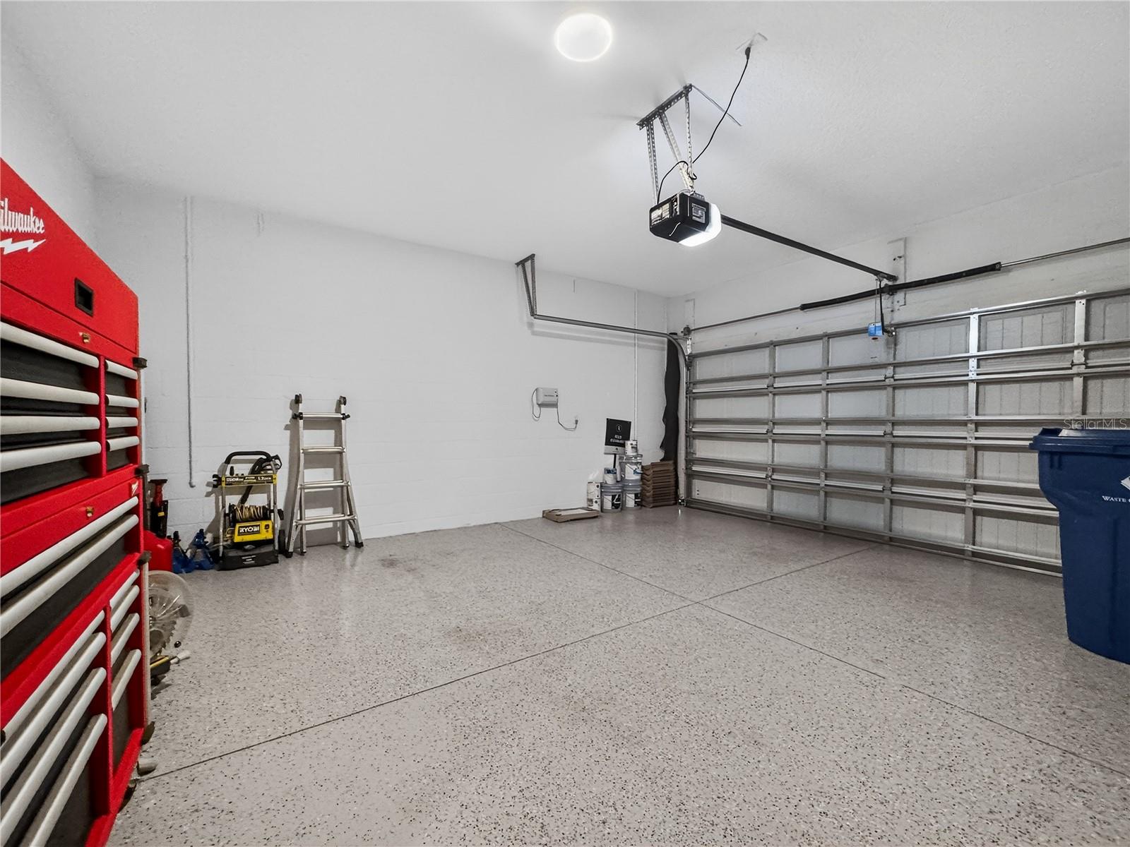 1673 SUTTONSET TRL, ZEPHYRHILLS, FL, 33541