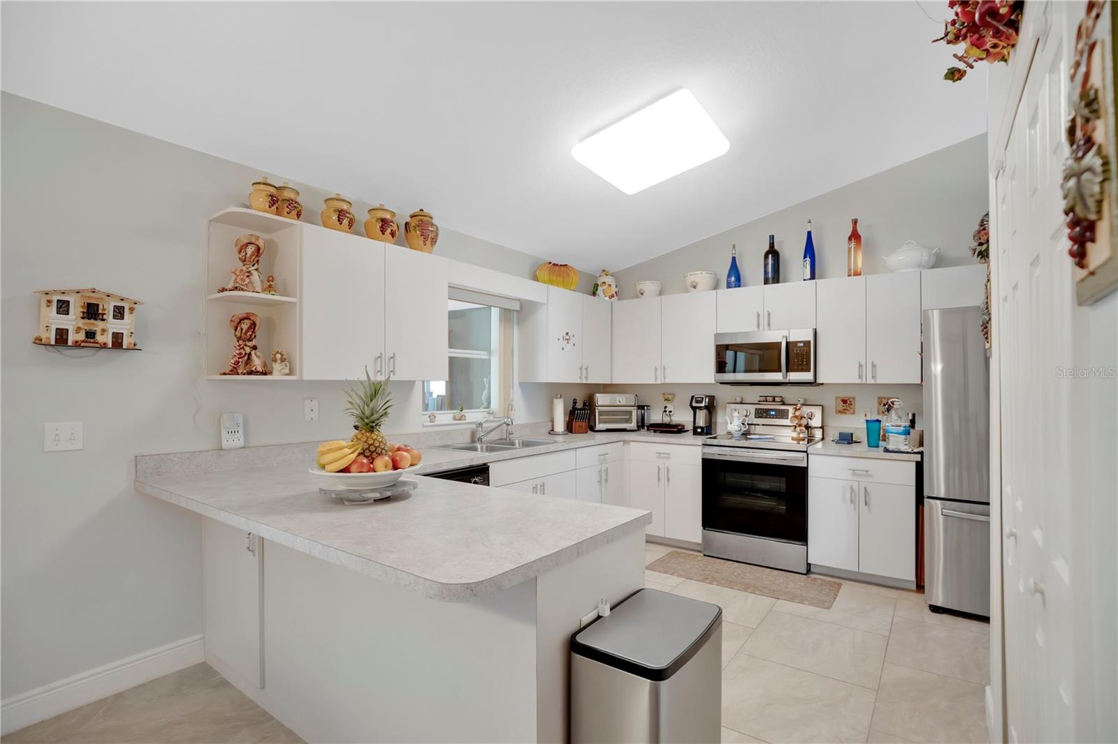 18 ANGELES RD, DEBARY, FL, 32713