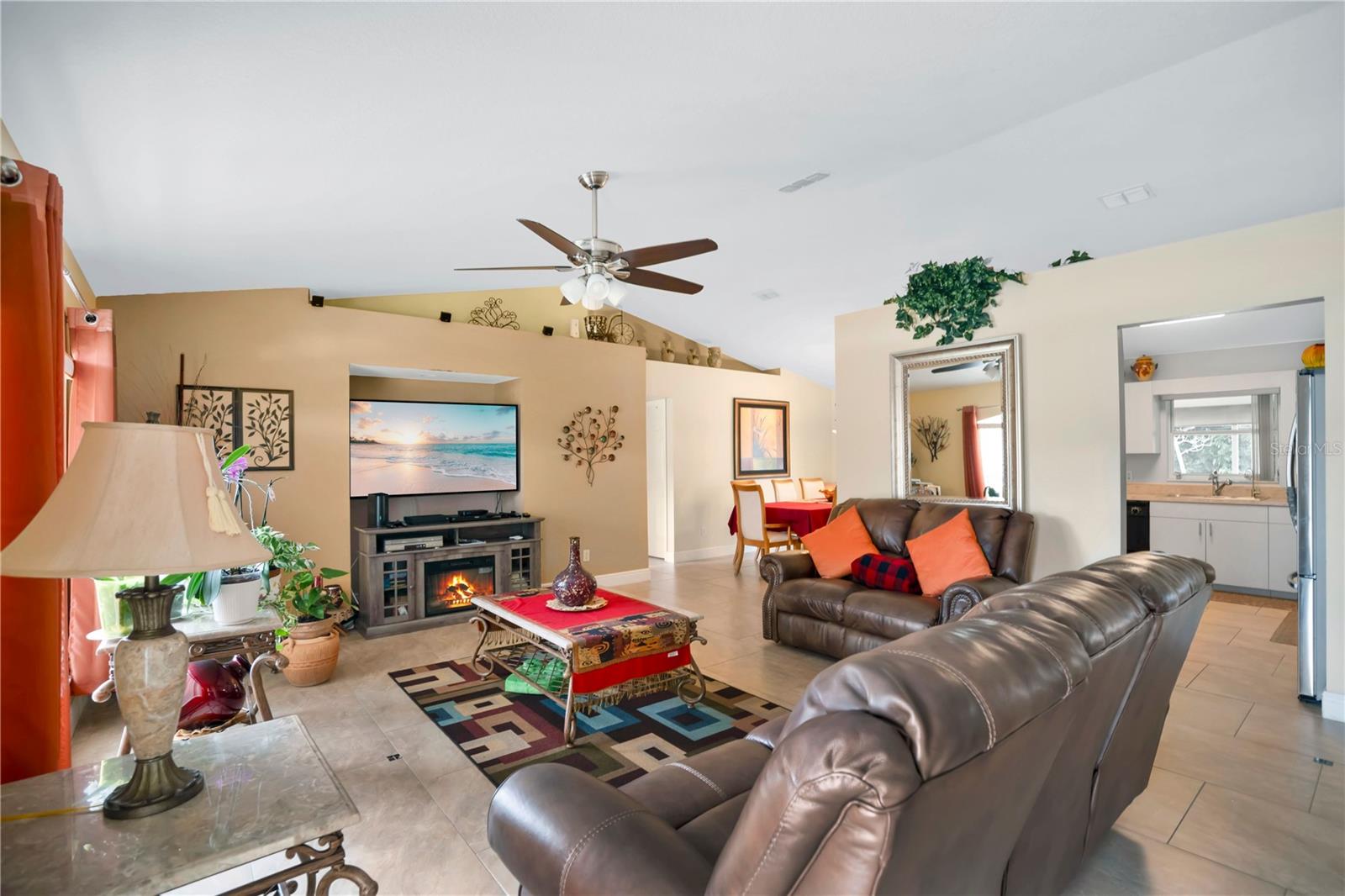 18 ANGELES RD, DEBARY, FL, 32713