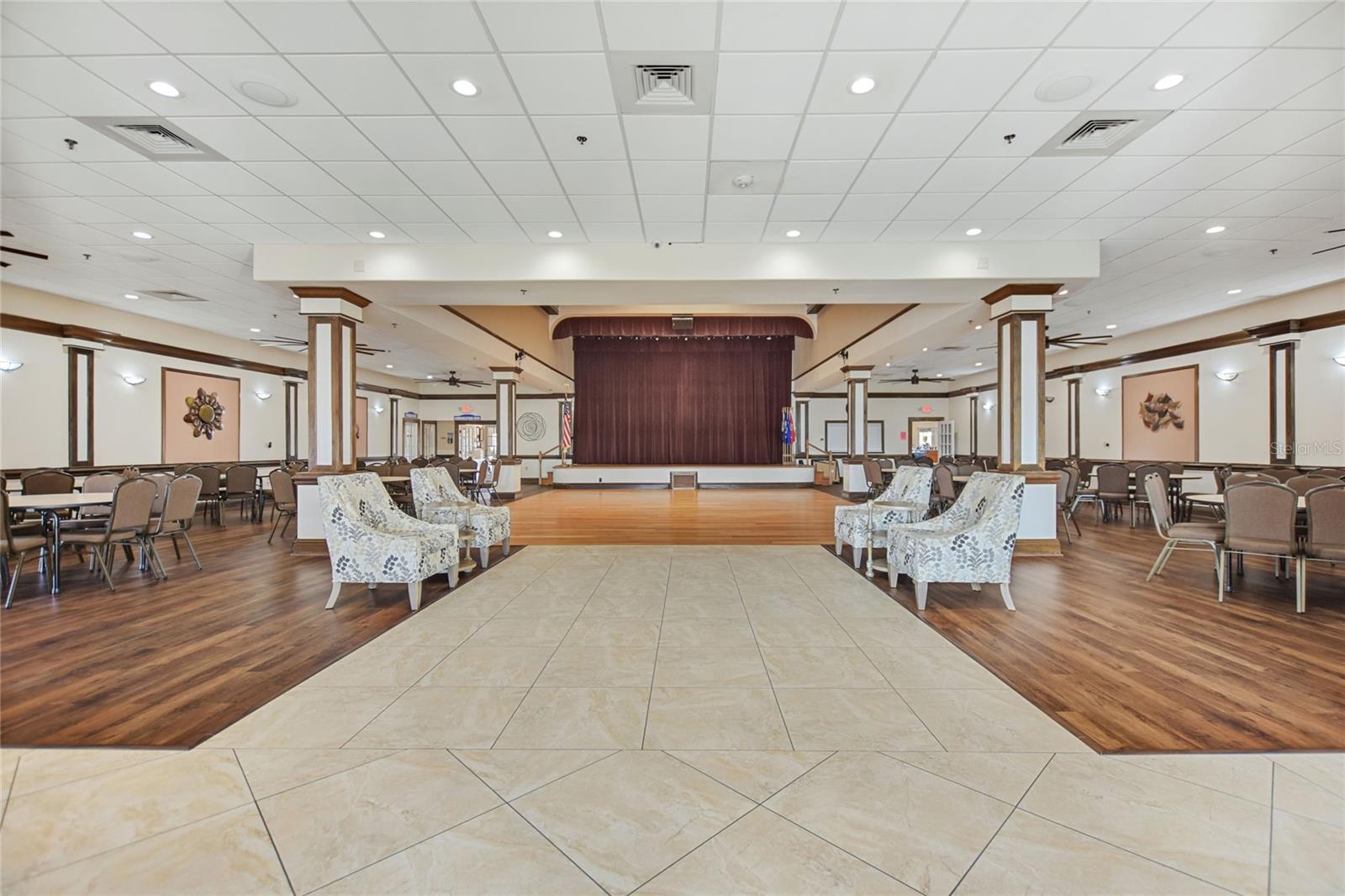 511 ROYAL PALM DR, DAVENPORT, FL, 33837