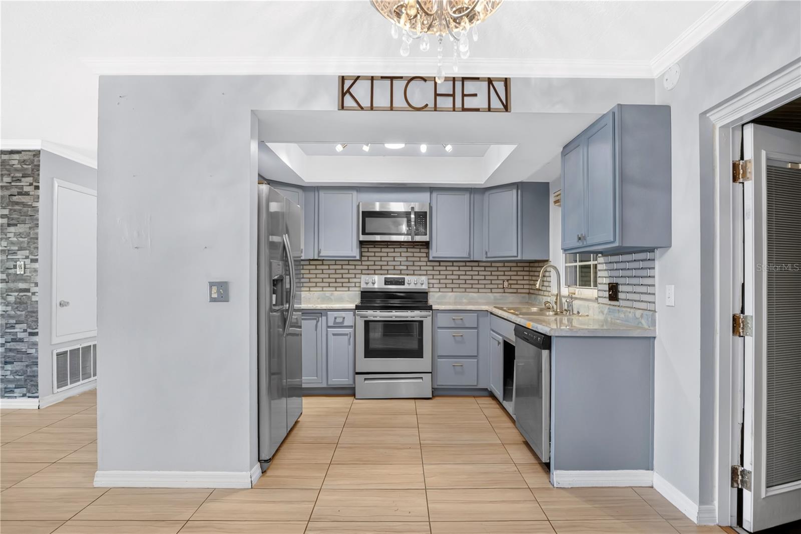 3810 BEACHMAN DR, ORLANDO, FL, 32810