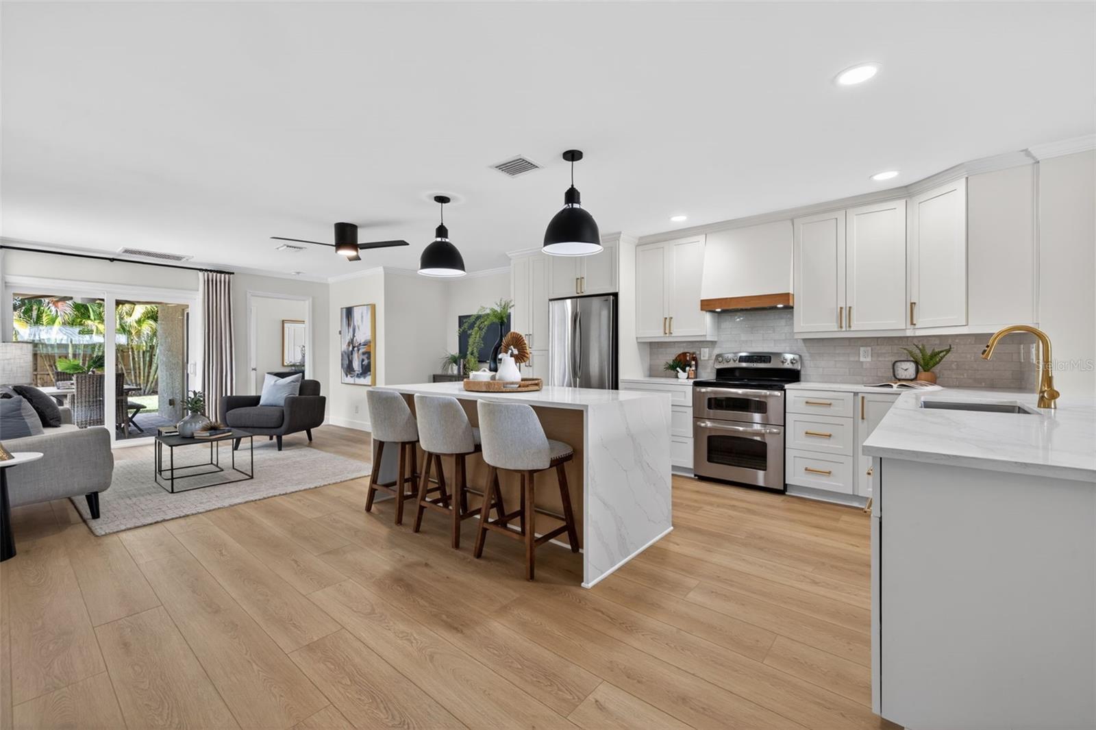 413 43RD AVE NE, ST PETERSBURG, FL, 33703