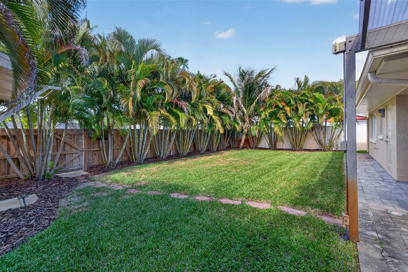 413 43RD AVE NE, ST PETERSBURG, FL, 33703