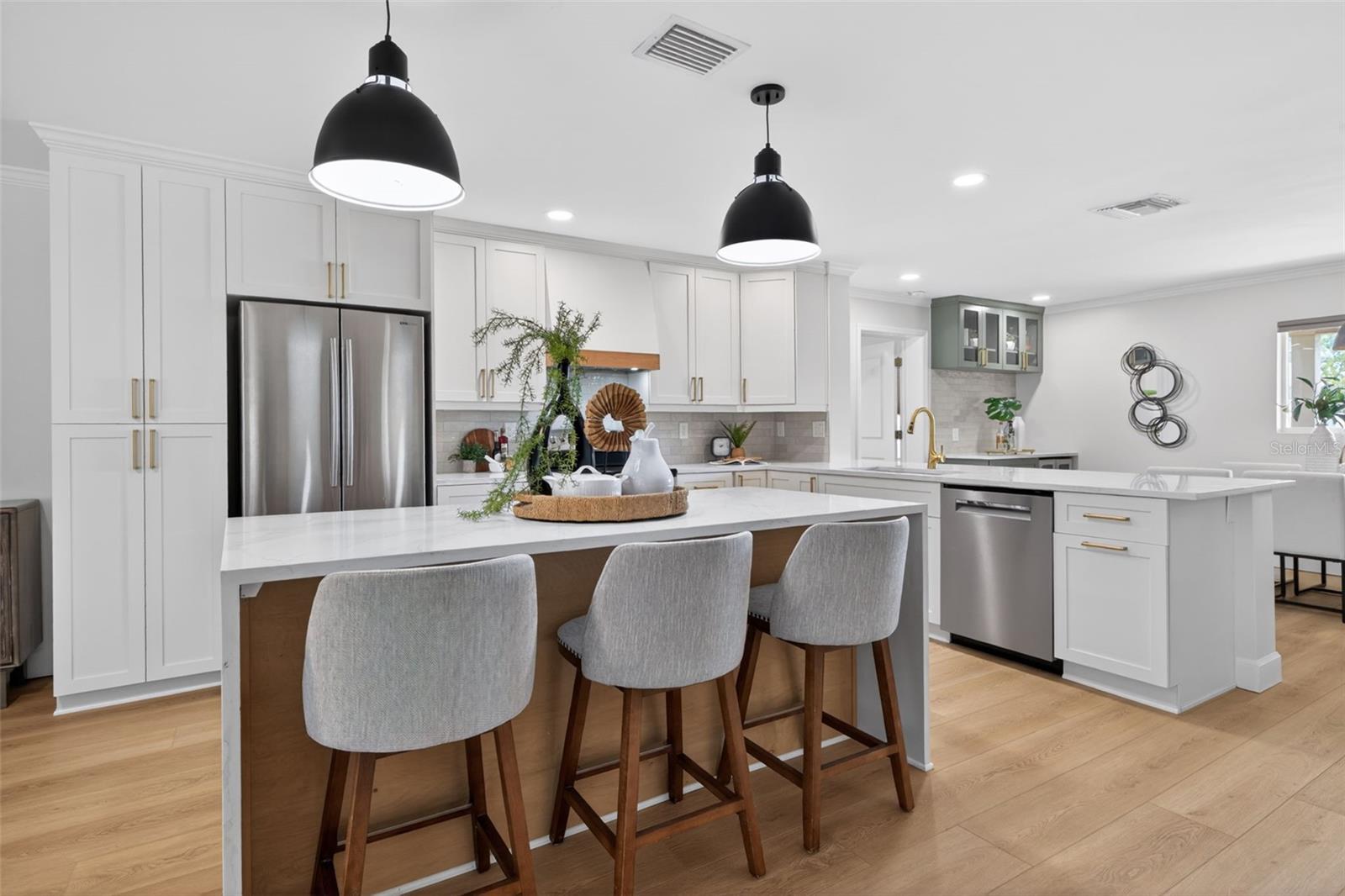 413 43RD AVE NE, ST PETERSBURG, FL, 33703