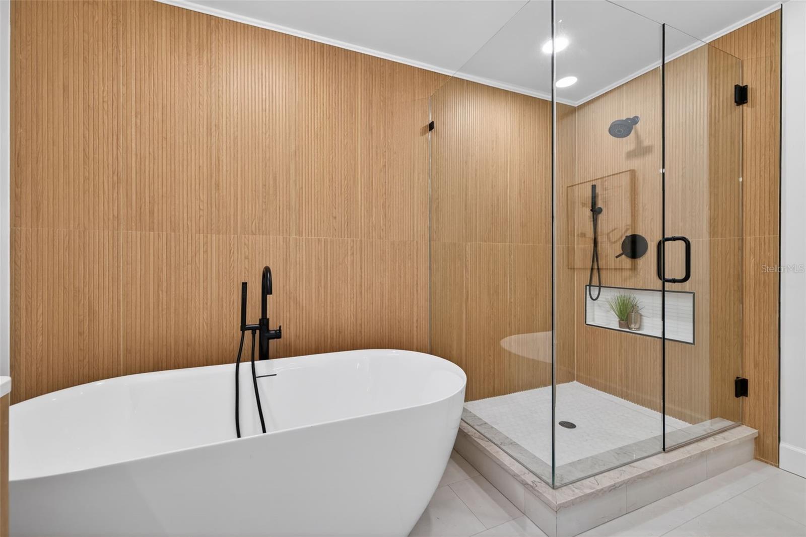 413 43RD AVE NE, ST PETERSBURG, FL, 33703