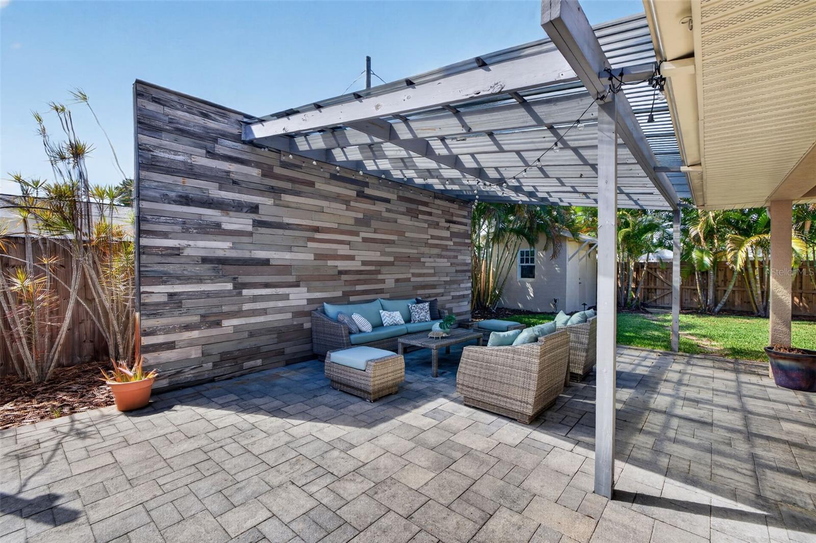 413 43RD AVE NE, ST PETERSBURG, FL, 33703