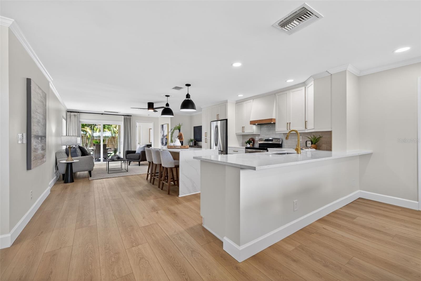 413 43RD AVE NE, ST PETERSBURG, FL, 33703